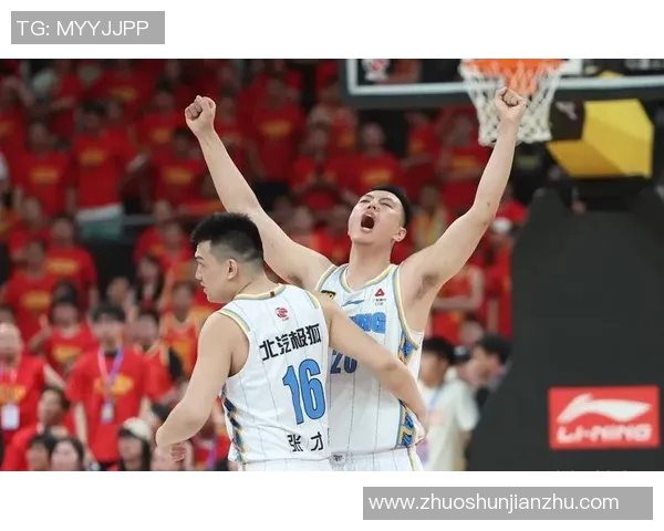 中国男篮迎战立陶宛强强对决引发球迷热议与期待