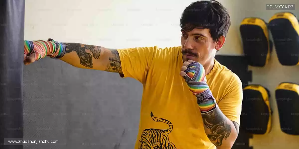 📺高清多机位,VR 沉浸体验!实时弹幕互动,不错过任何精彩!🎯